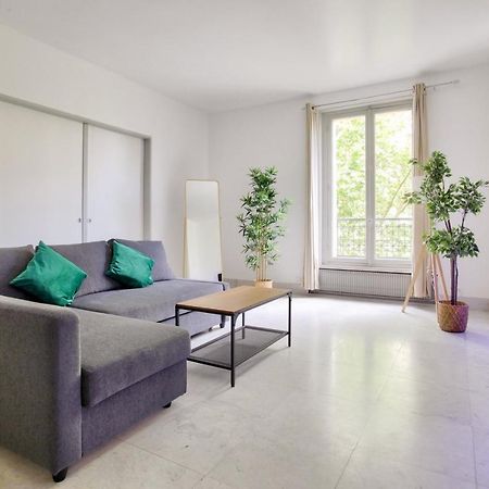 2 Bedrooms Tour Eiffel Rapp Paris Bagian luar foto