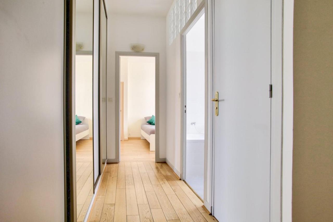 2 Bedrooms Tour Eiffel Rapp Paris Bagian luar foto
